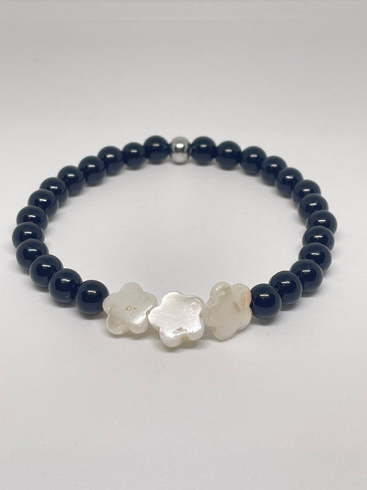 Onyx Beaded Bracelet with Shell Flowers